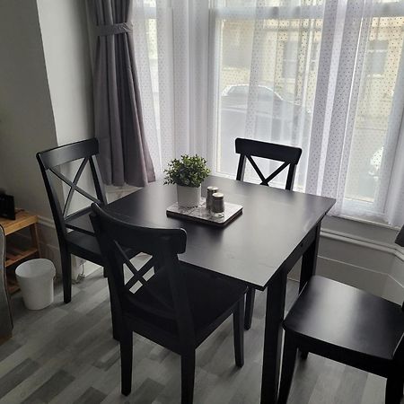 2 Bed Flat In Lambeth Appartement Londen Buitenkant foto